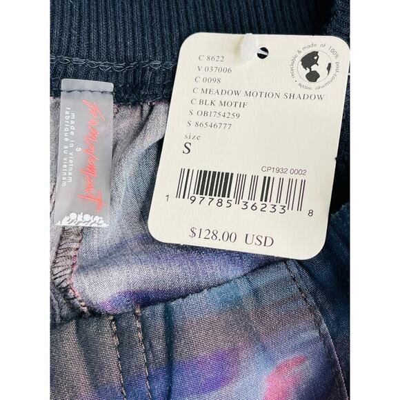 Free People Movement women's Mesmerize Me Printed Pants  S NWT Cargo Relaxed - Picture 4 of 9
